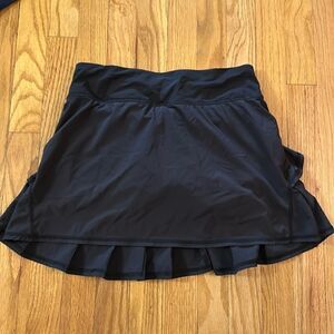Lululemon sz 4 Tall Pace Setter black running skirt with inner spandex shorts